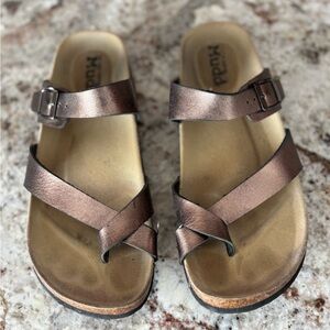 Mudd Metallic Bronze Strappy Women's Sandals